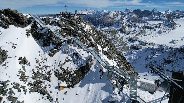 Errichtung einer Aussichtsplattform auf dem Mont Fort