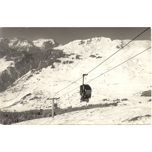 Anfang der 1950er Jahre war das Gebiet nur mit dem Sessellift von Médran und dem kleinen Skilift von Ruinettes ausgestattet, der bei der Ankunft von Les Ruinettes gebaut wurde.