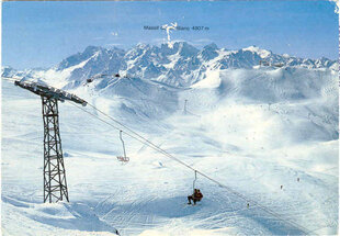 Zwischen 1966 und 1999 fuhren drei Sessellifte vom Lac des Vaux ab, um die Attelas-Seilbahn oder Telekabine zu erreichen, d.h. um den Col de Chassoure zu erreichen.